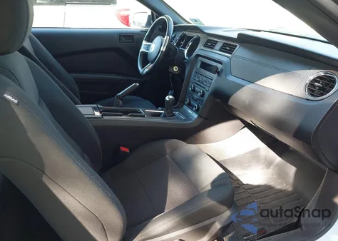 2014 Ford Mustang V6 from USA, damaged, VIN 1ZVBP8AM0E5294110